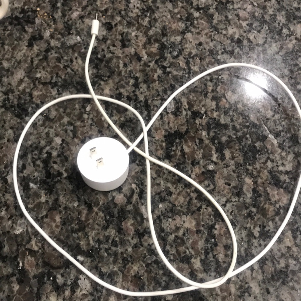 Google Home, White Round Wireless Charger with Cable - White am